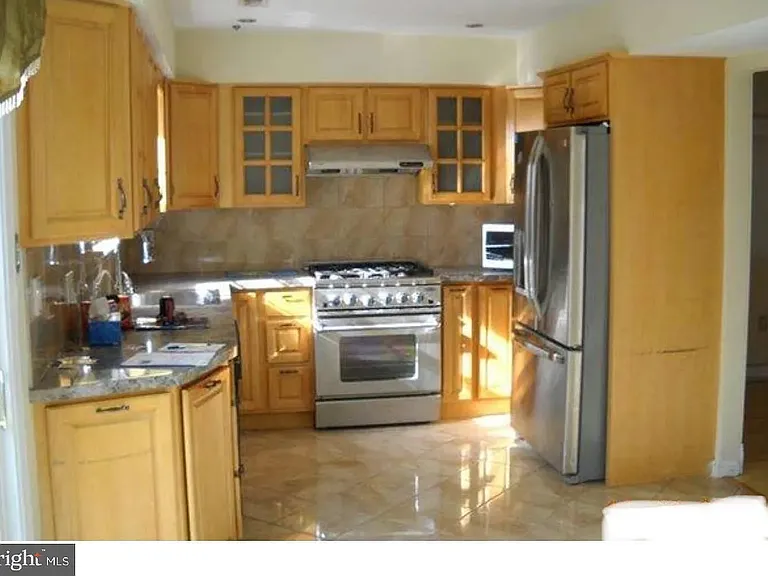 4 Spruce Ct — Photo 4