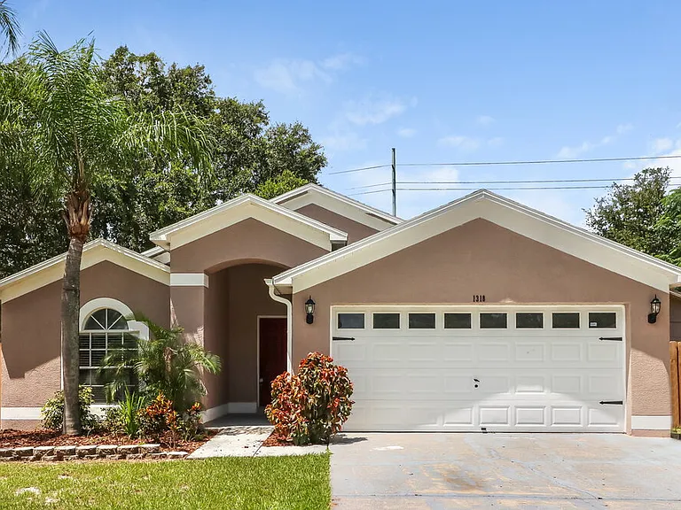 1318 Brahma Dr — Photo 1