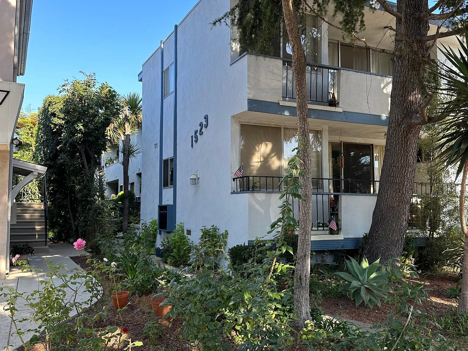 2 bed, 1.5 bath, $2,950 — Photo 2
