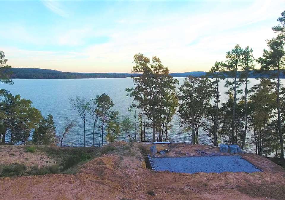 1st image of 554 Bear Creek Dr