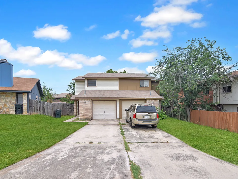 2403 Skylark Cir