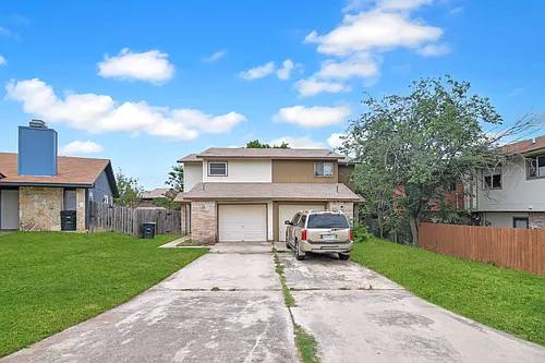2403 Skylark Cir Photo 1