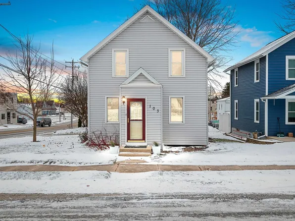 103 Grant St, Valders, WI 54245