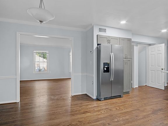 4th image of 4313 Berwick Pl