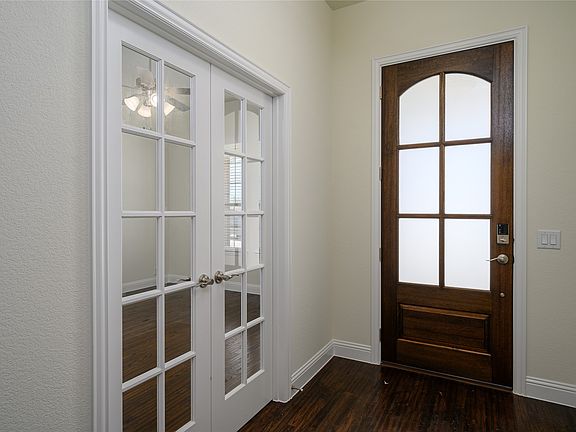 5th image of 504 Quartz St