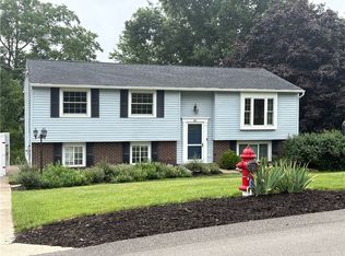 80 Phillips Ln, Mc Kees Rocks, PA 15136