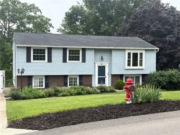 80 Phillips Ln, Mc Kees Rocks, PA 15136
