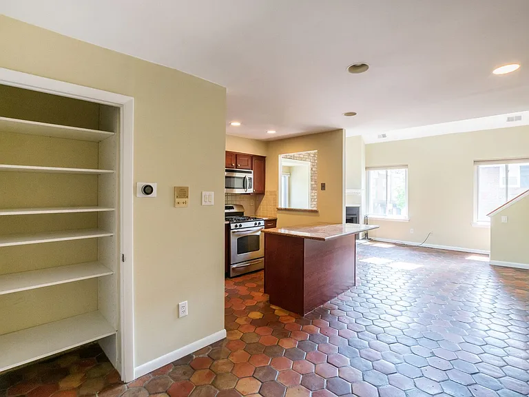 801 Addison St #B — Photo 12