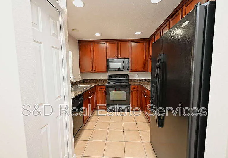 5360 River Rock Rd — Photo 4