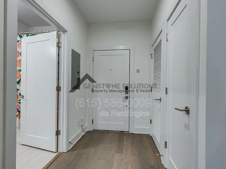 1041 E Trinity Ln #218 — Photo 8