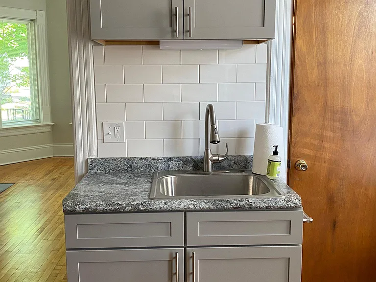 1326 N Astor St #2 — Photo 4