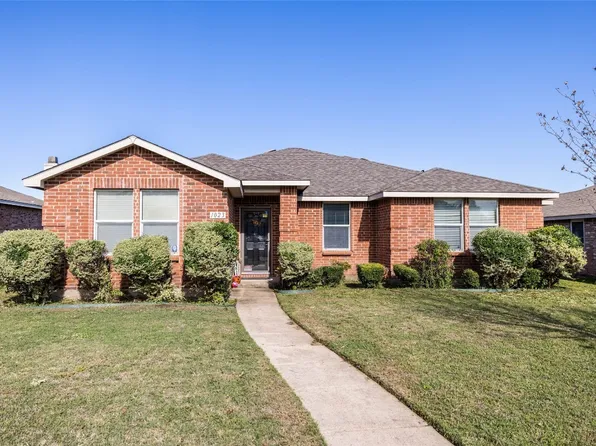 1023 Clear Stream Dr, Lancaster, TX 75134