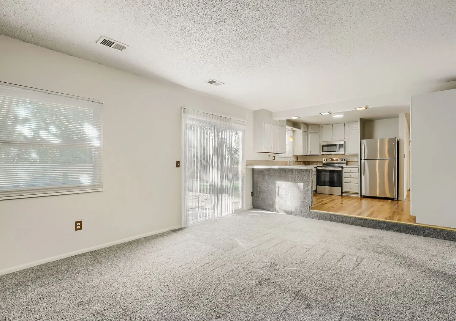 Spacious 3 Bed/2.5 Bath Home With Large Backyard And Privacy, 2-Car Garage, New Paint & New Appli... — Photo 3