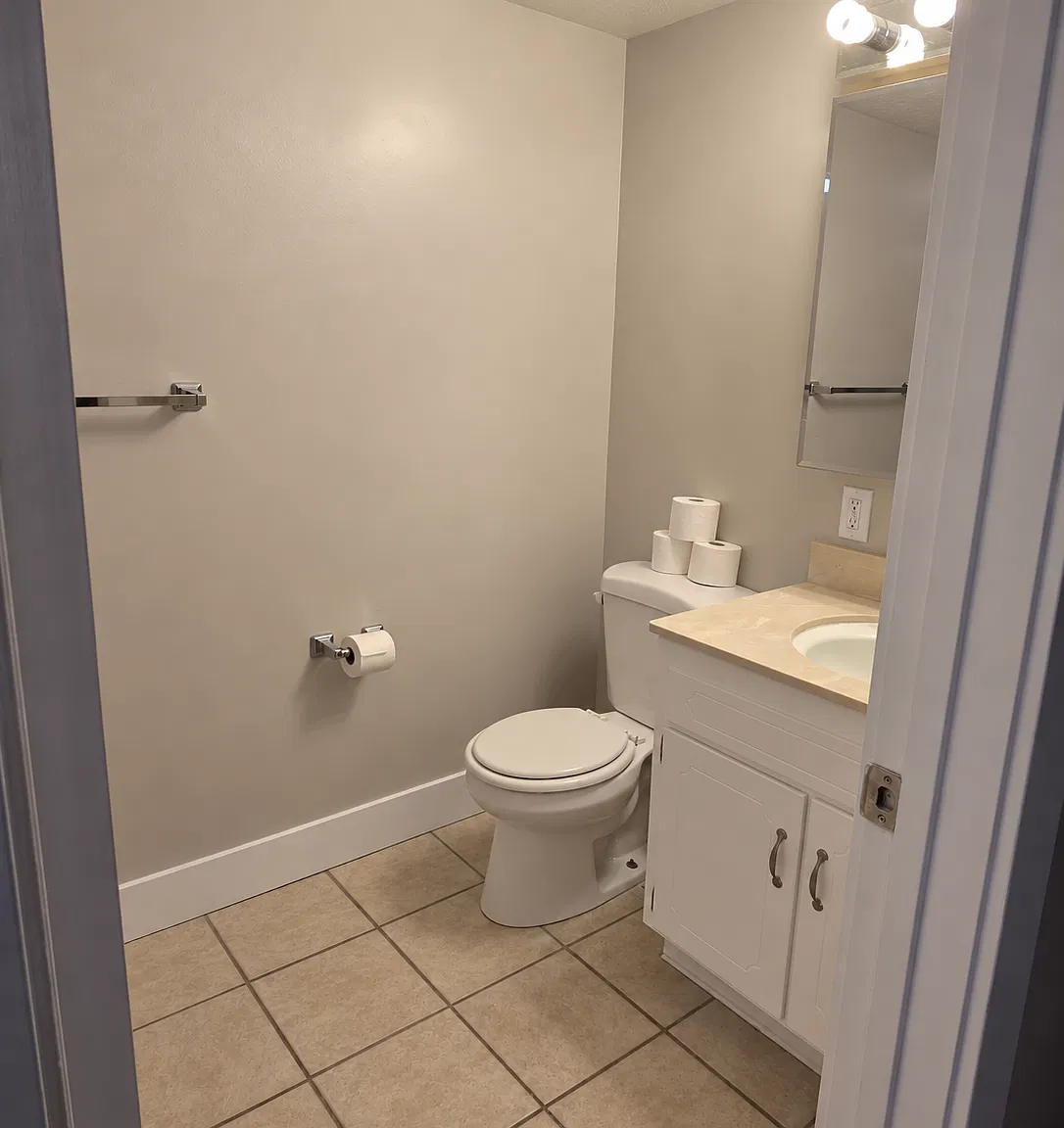 4 bed, 3780 sqft, $800 — Photo 2