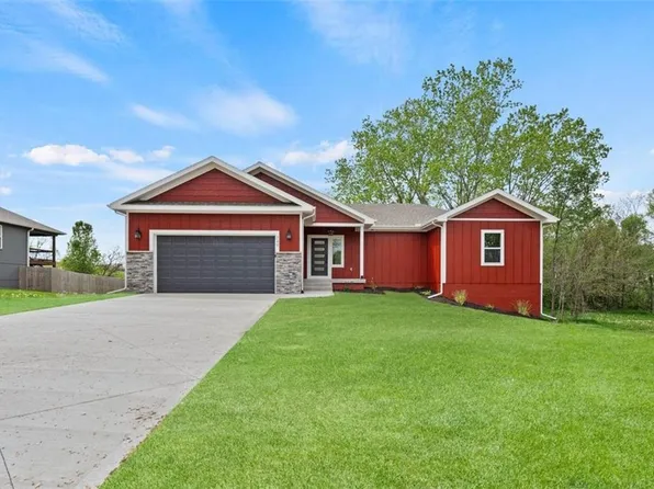 749 N Hurley St, Peculiar, MO 64078