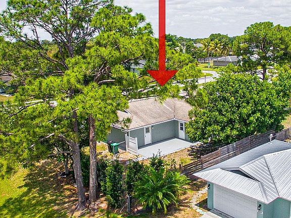 4th image of 2161 SE Airoso Boulevard