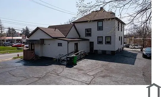 35 Center Rd #4