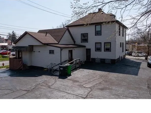 35 Center Rd #5, Bedford, OH 44146