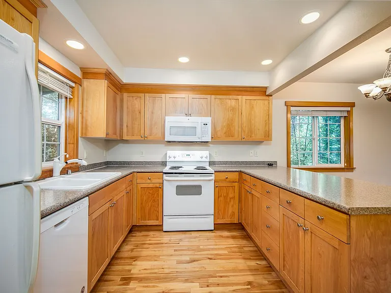 1364 Stonecress Ln NE — Photo 16