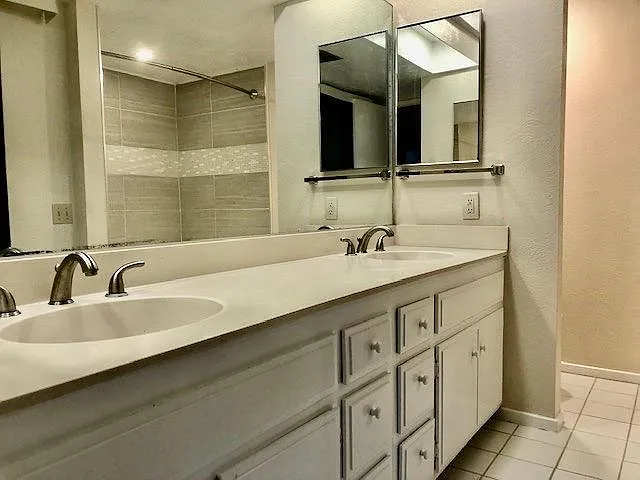 Master Bathroom with two sinks!