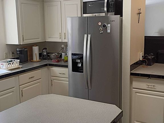 5th image of 4230 SW 100th Pl