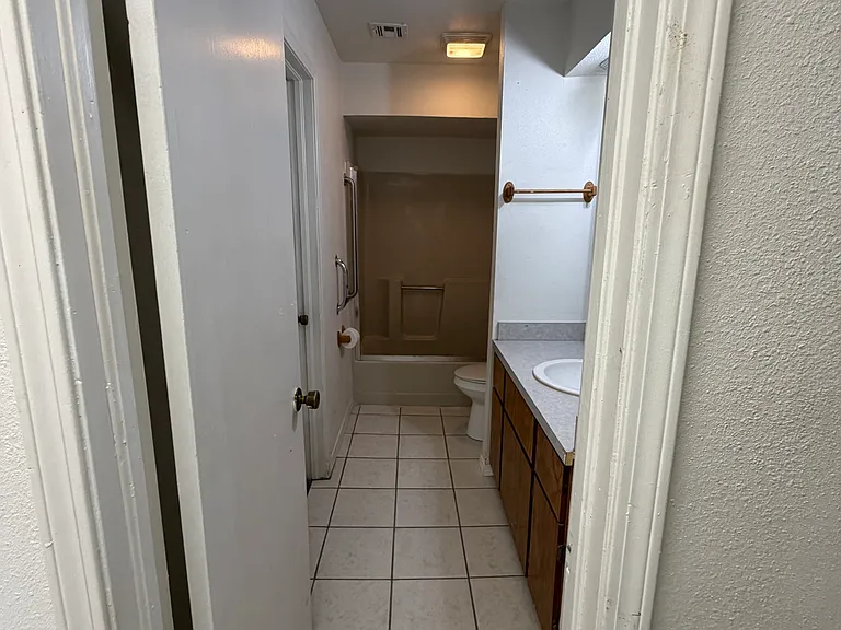 8700 S Westminster Rd — Photo 23