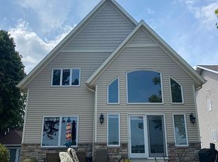 N10606 Howard Dr, Fox Lake, WI 53933