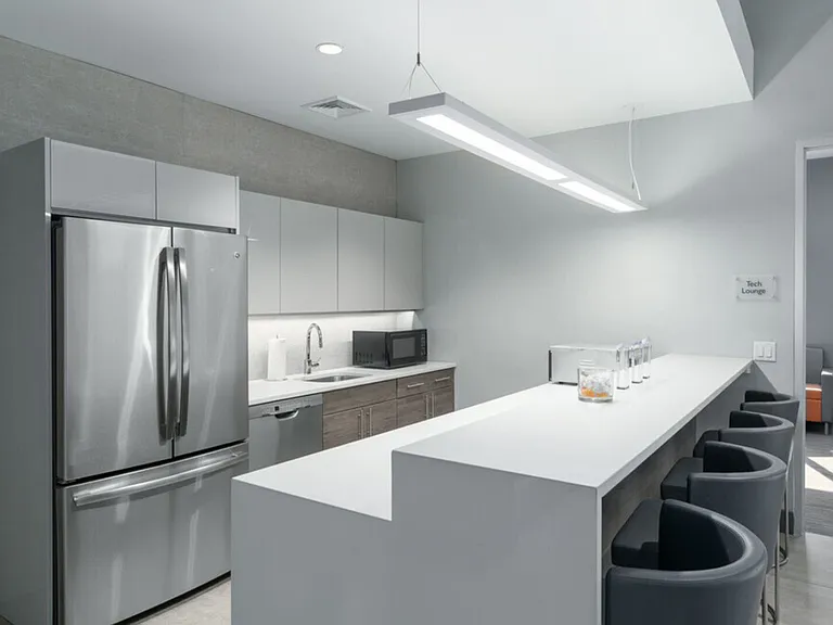 Sophias Place West — Photo 33