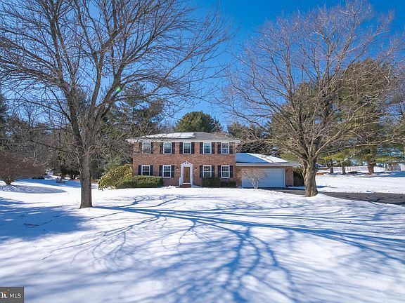 3rd image of 1443 E Mac Phail Rd