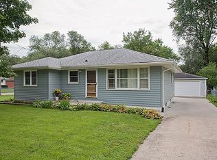 7810 Drake St, Clive, IA 50325