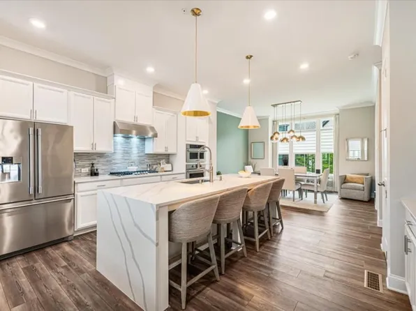 935 Catamaran Ct, Alpharetta, GA 30005