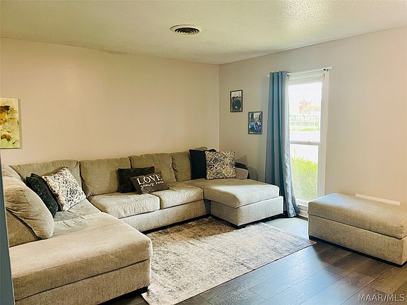 4th image of 365 W Rutgers Loop