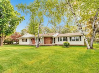 1800 Lake Breeze Rd, Oshkosh, WI 54904