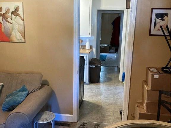 4th image of 806 Rodie Ave