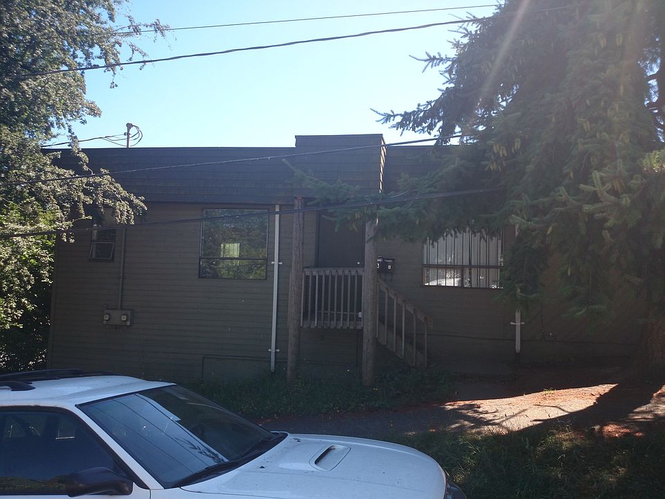 2nd image of 172 10th Ave