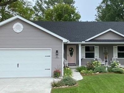 215 Philadelphia St, Lake Orion, MI, 48362