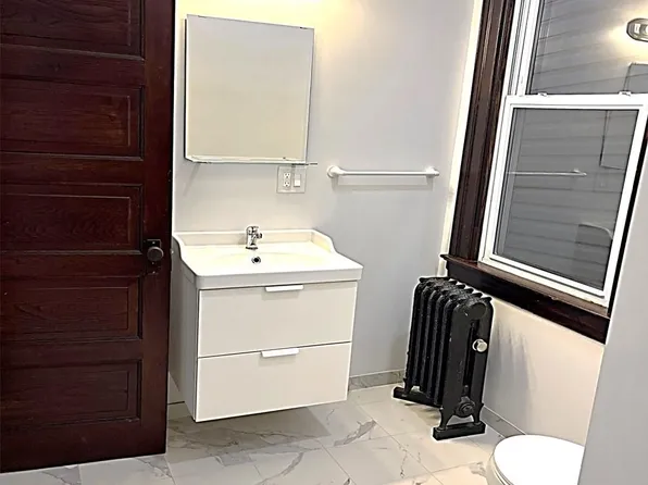 77 Sanford Place image 8 of 29