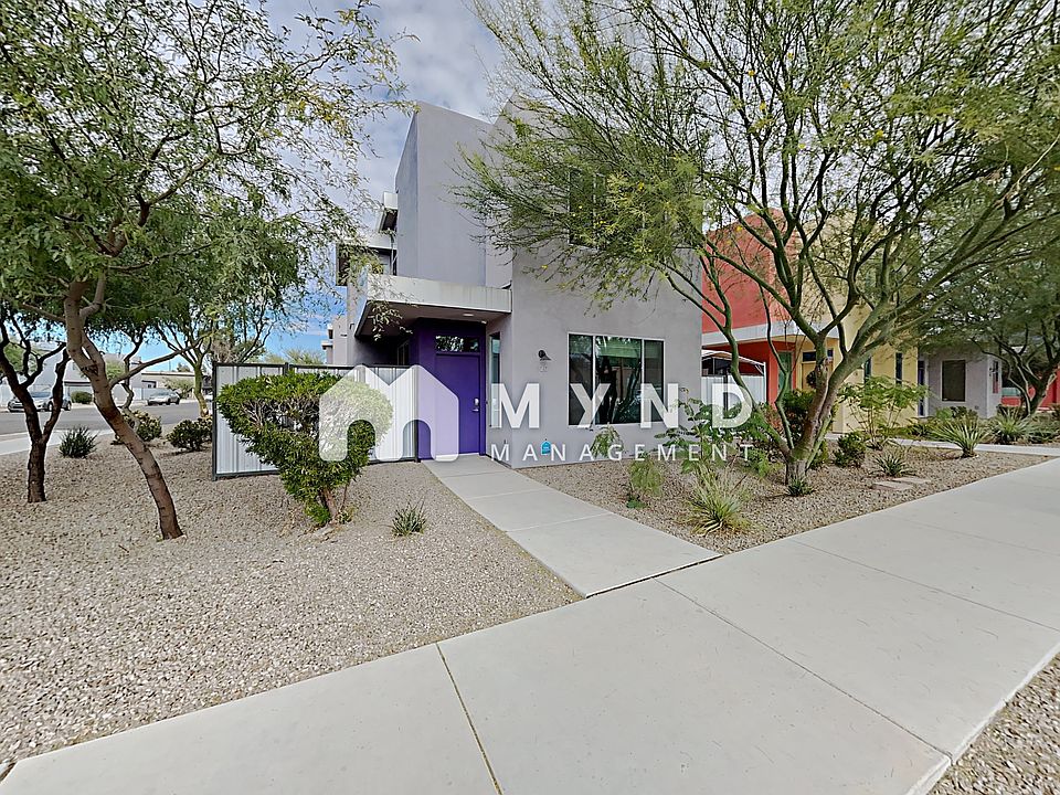1st image of 920 E. Park Modern Dr.
