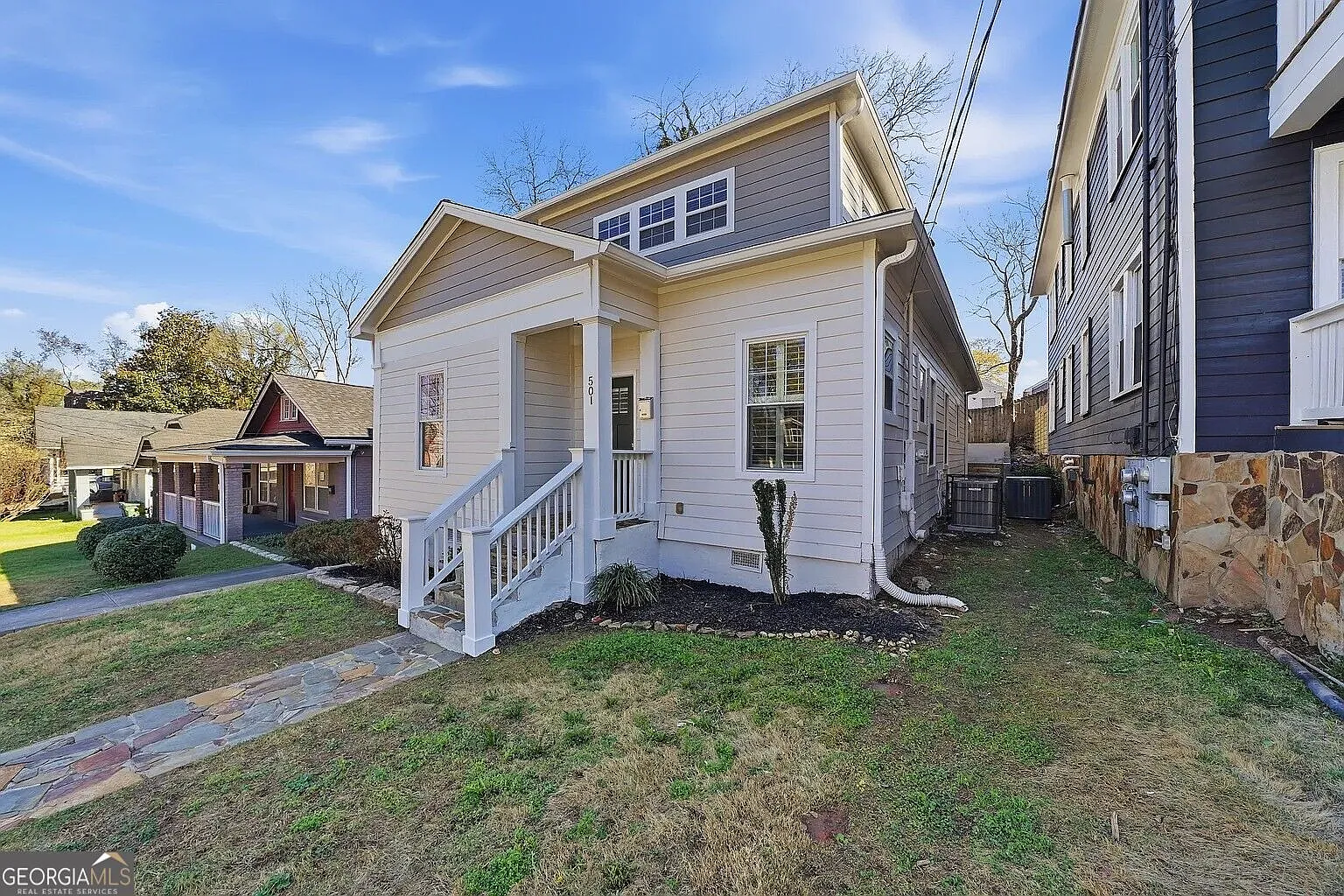 4 bed, 4.0 bath, 2491 sqft, $5,700 — Photo 3