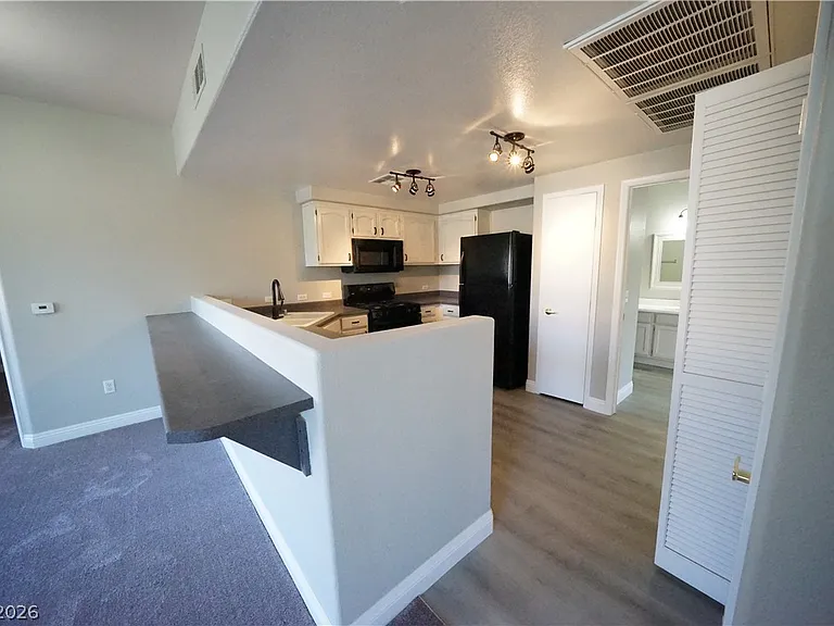 10245 S Maryland Pkwy #169 — Photo 7