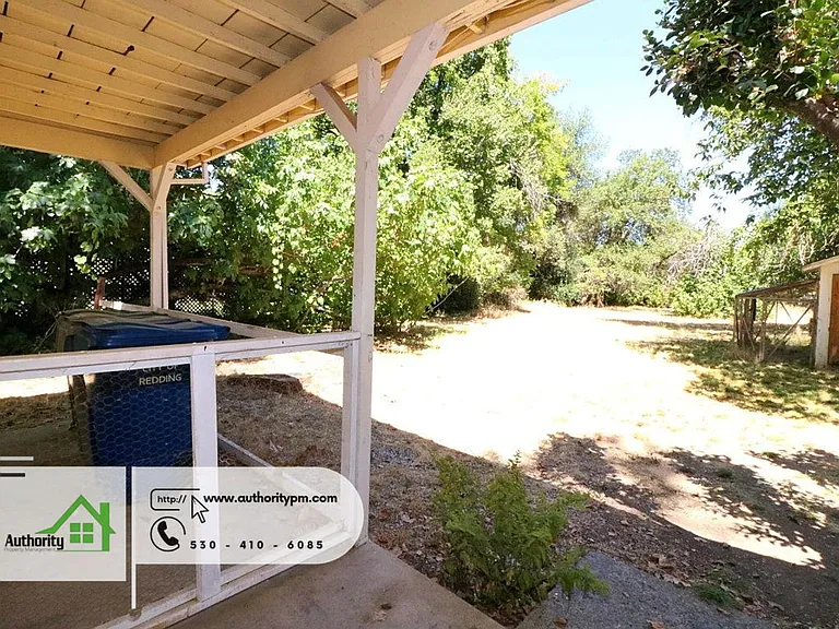 5401 Rosswood Ln — Photo 12