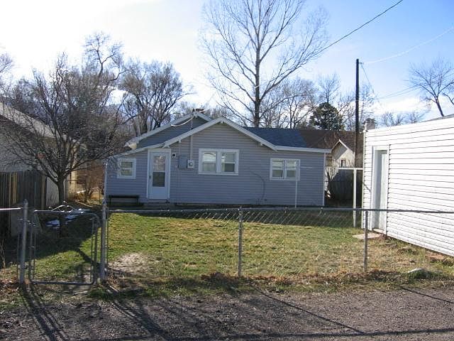 2nd image of 527 N Institute St