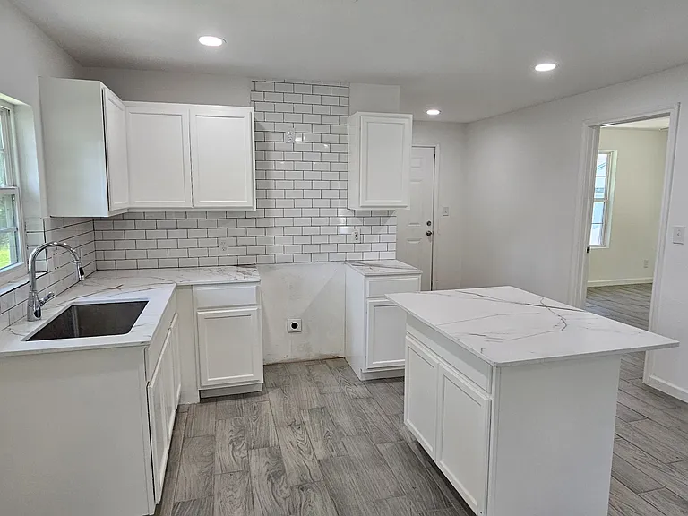 8125 Easton St — Photo 25