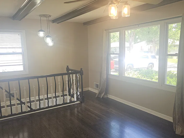 8800 Stark Ave — Photo 4
