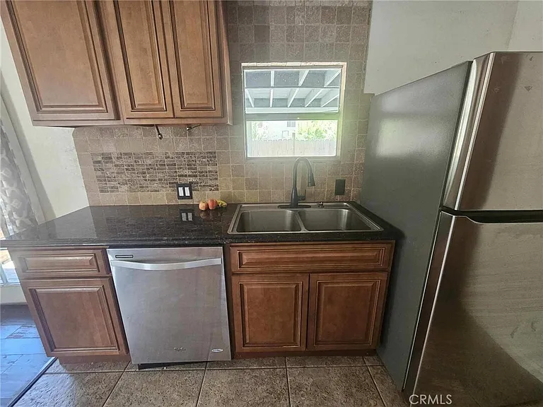 1223 Rose St — Photo 10