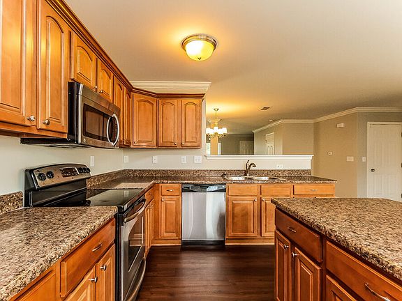 5th image of 1120 Black Diamond Dr