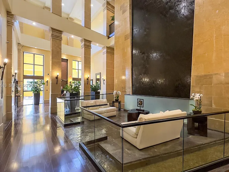 16275 Collins Ave — Photo 38