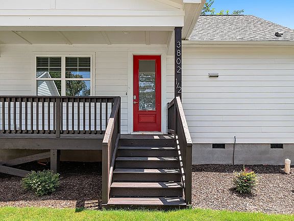 5th image of 3802.5 Kelford St