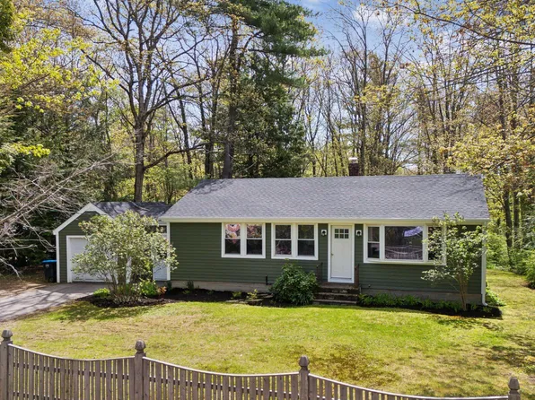 38 Falmouth Road, Falmouth, ME 04105