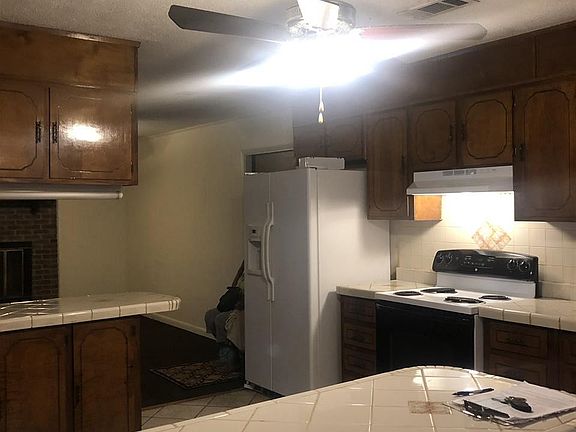 5th image of 2219 Kingfisher Way